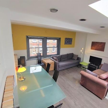 Stylish Apartment Near Carnaby Street, Sleeps 4. 런던 외부 사진
